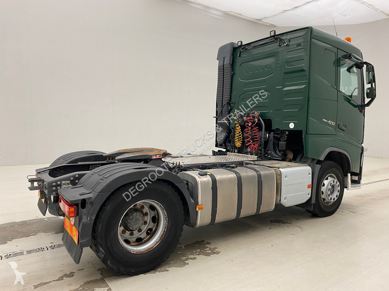 Traktor Volvo 420