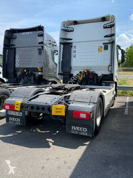 Tahač Iveco