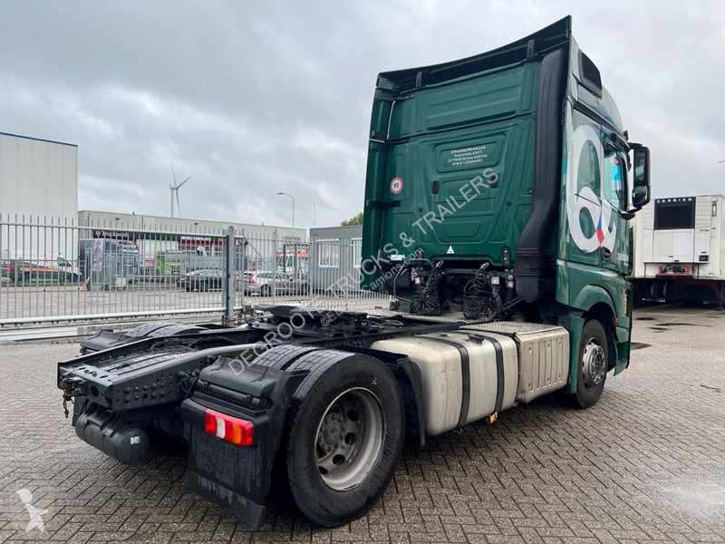 Traktor Mercedes 1845