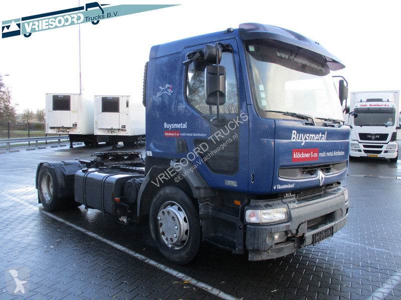 Traktor Renault 370