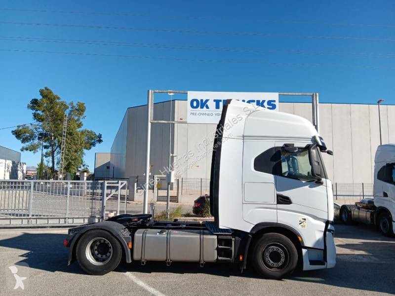 Cap tractor Iveco