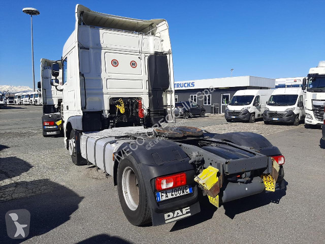 Traktor DAF XF460