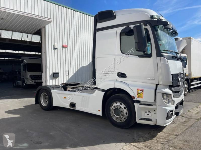 Traktor Mercedes