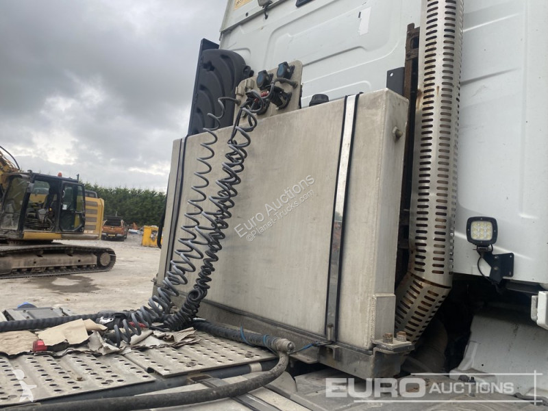 Traktor Renault C520