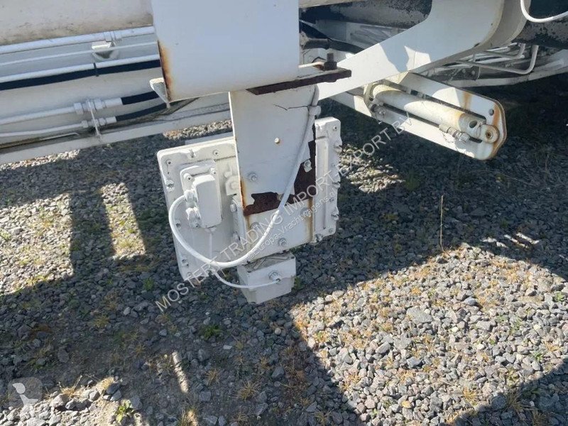 نصف مقطورة Nicolas MPV 135