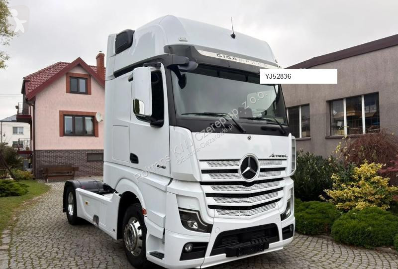 Mercedes 1848 tractor unit