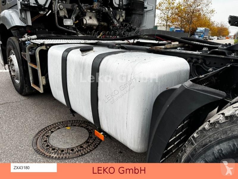 Traktor Mercedes 1842