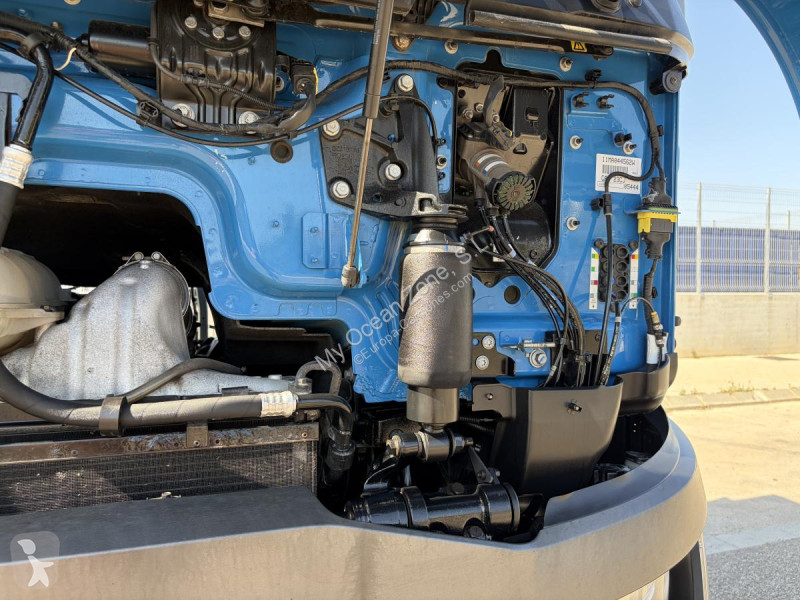 جرار Renault T440
