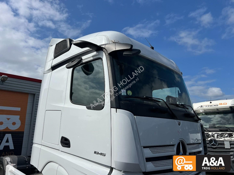 جرار Mercedes ACTROS 1845