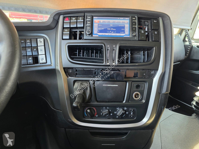 جرار Iveco 420 / Intarder
