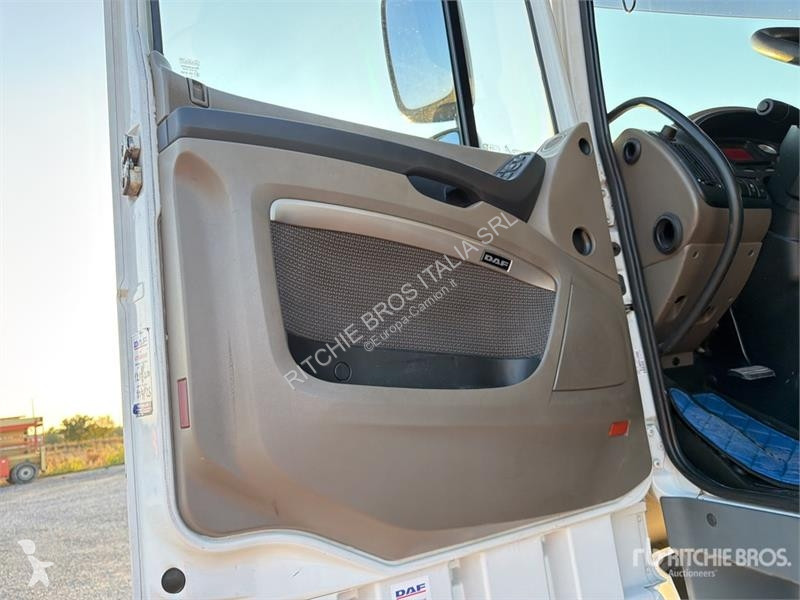 Cabeza tractora DAF 4x2 S/A Sleeper Truck Tractor