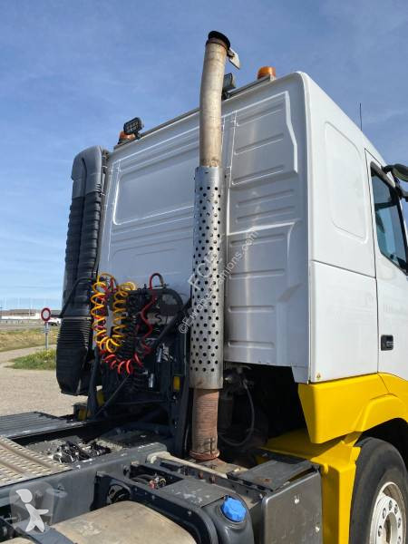 Cap tractor Volvo 580
