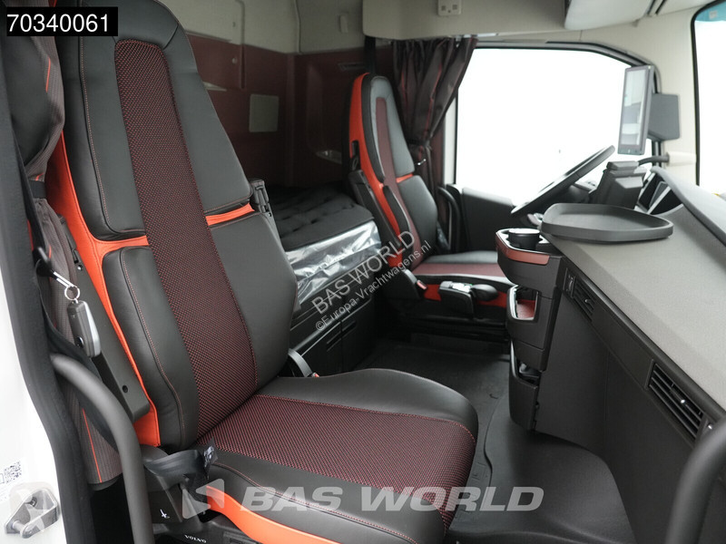 Tahač Volvo 700 FH 4X2 NEW! Retarder 2xTanks...