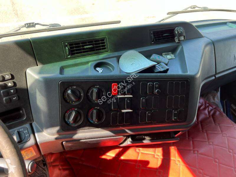 Traktor Mercedes