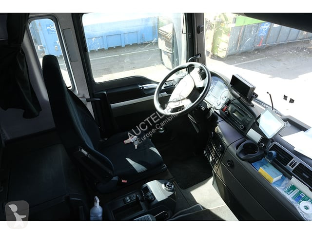 MAN TGX26.480 tractor unit