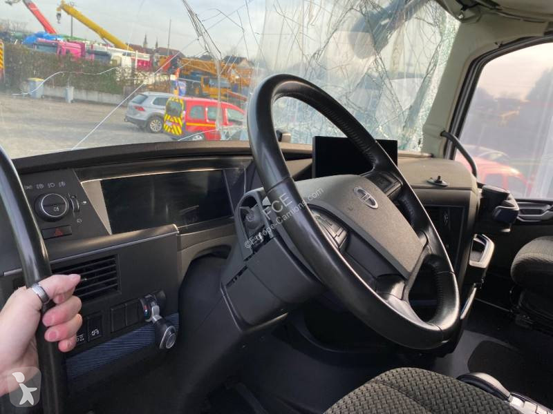 جرار Volvo
