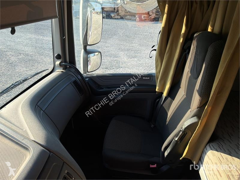 Tratores DAF FT 4x2 S/A Sleeper Truck Tractor