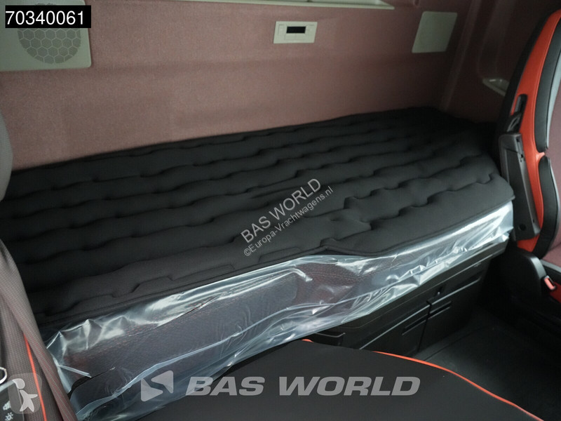 Tahač Volvo 700 FH 4X2 NEW! Retarder 2xTanks...