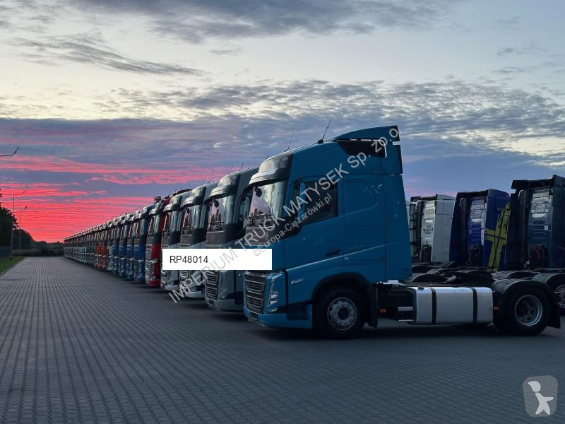Влекач Iveco 460