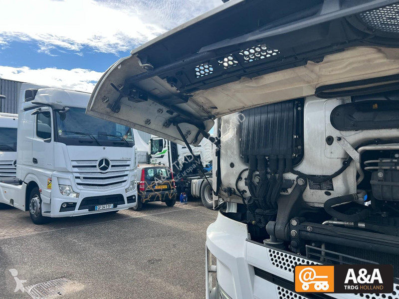 جرار Mercedes ACTROS 1845