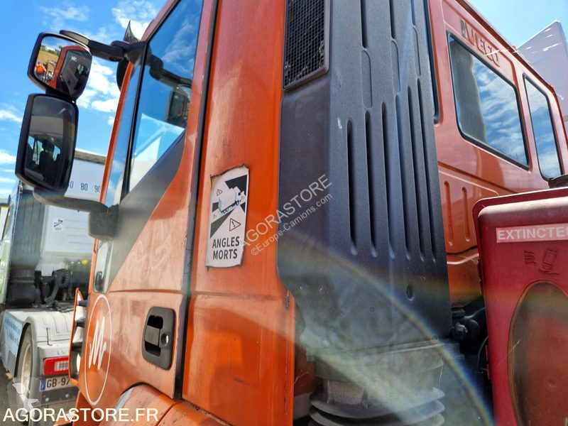 شاحنة Iveco 190S33