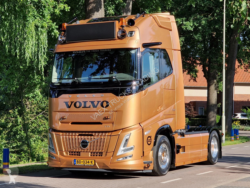 Traktor Volvo 13500 Aero Globetrotter XL 4x2 -...
