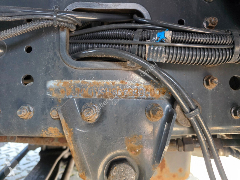 جرار Iveco 420 / Intarder