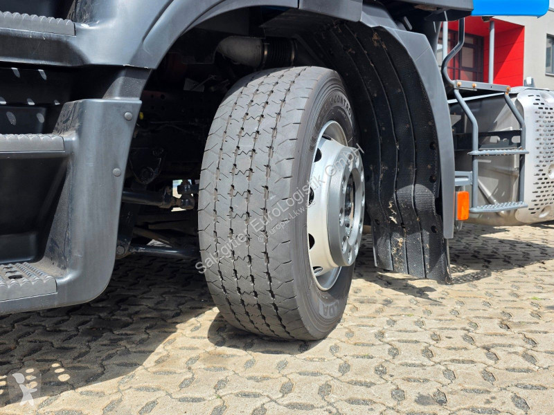 Iveco 400 / Intarder tractor unit