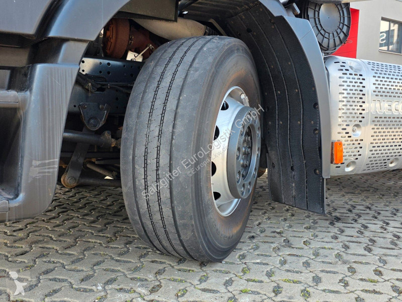 جرار Iveco 420 / Intarder