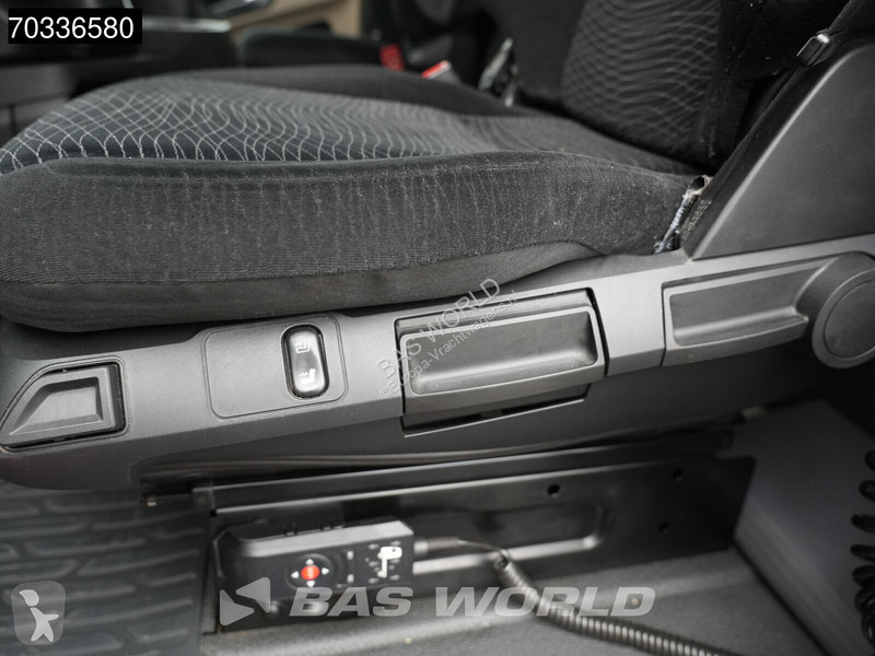 Ciągnik siodłowy Mercedes 1851 4X2 BigSpace...