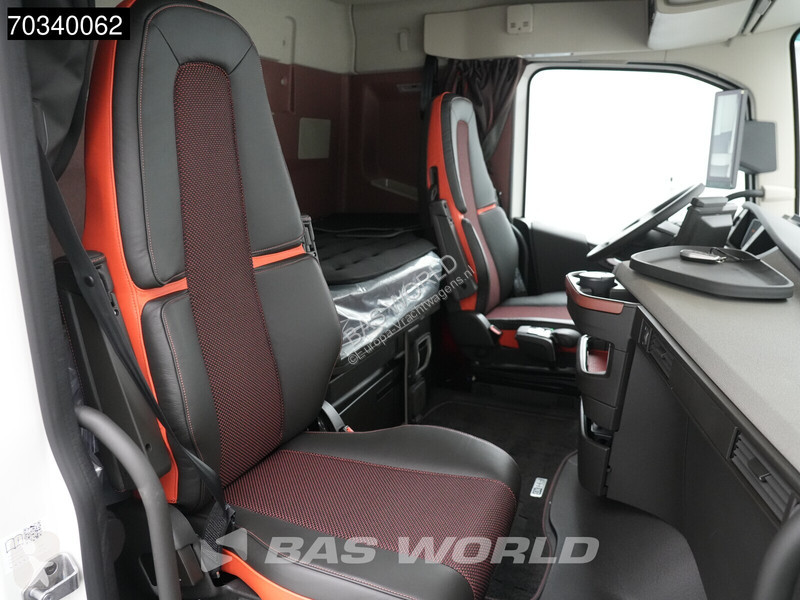 Volvo 700 FH 4X2 NEW! Retarder 2xTanks...