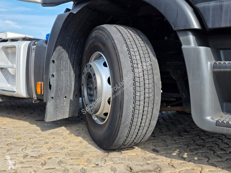 جرار Iveco 420 / Intarder