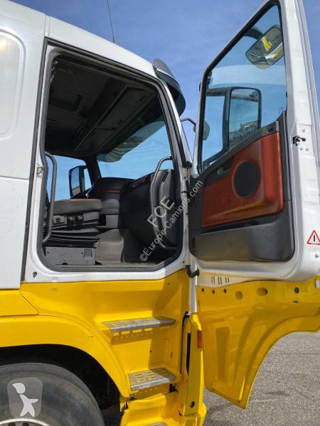 Cap tractor Volvo 580