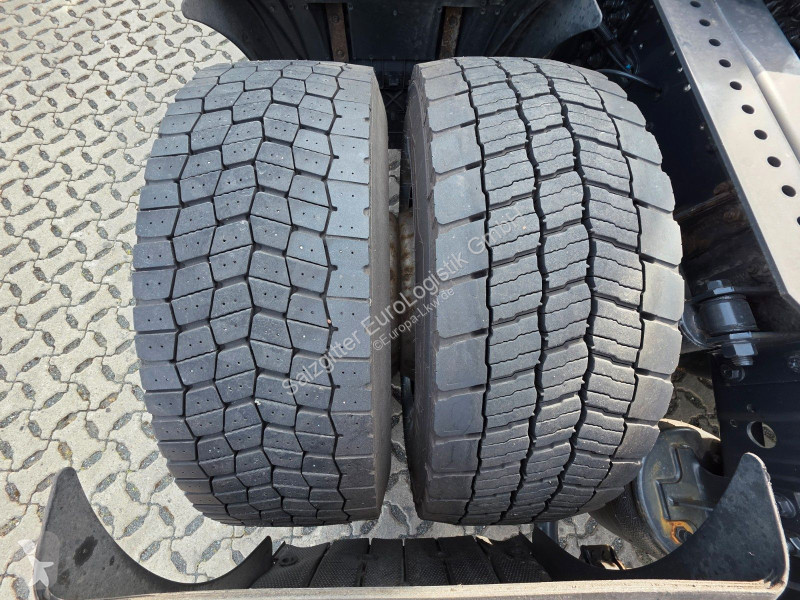 جرار Iveco 420 / Intarder