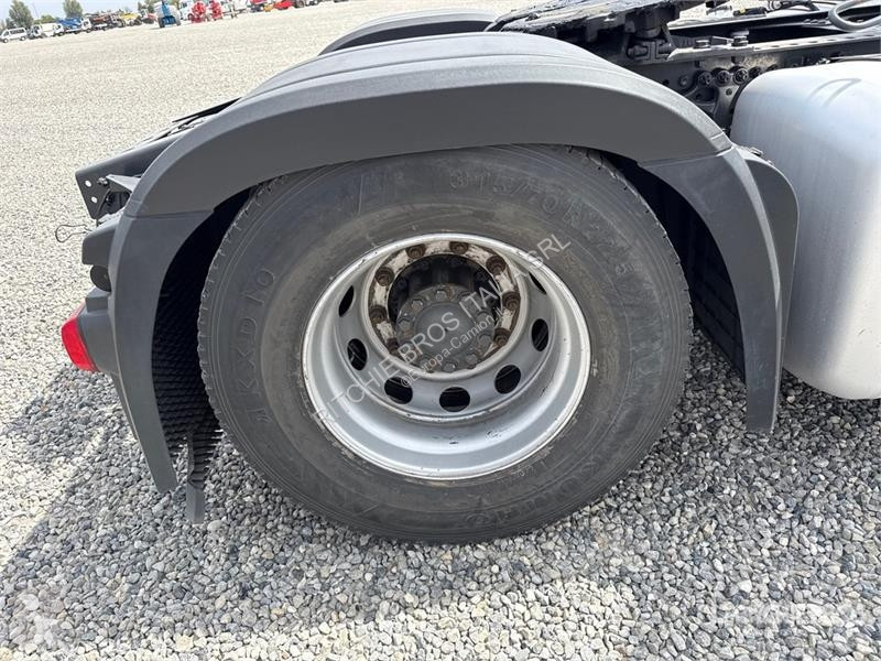 Тягач  Actros 1845