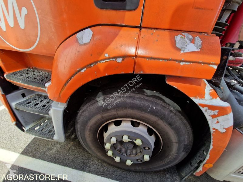 شاحنة Iveco 190S33