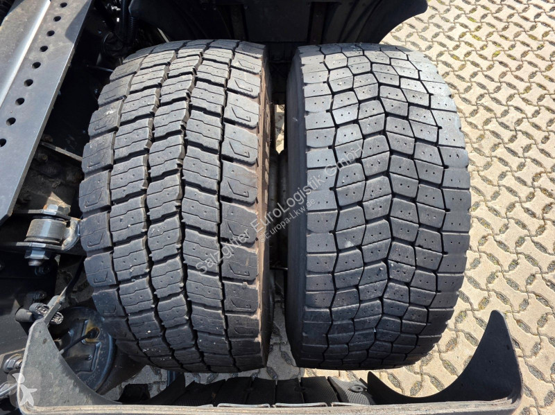 جرار Iveco 420 / Intarder