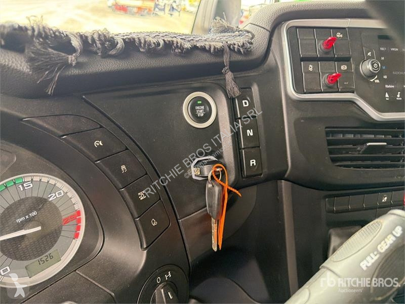 Cap tractor Iveco s-way 490 4x2 S/A Sleeper...