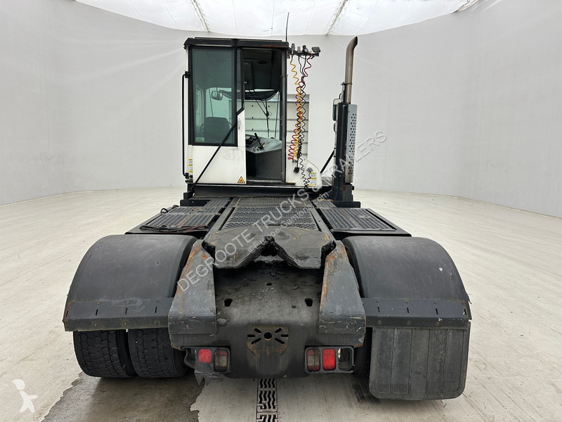 Traktor Kalmar TT612D