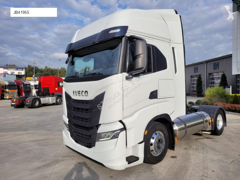 Cap tractor Iveco 460