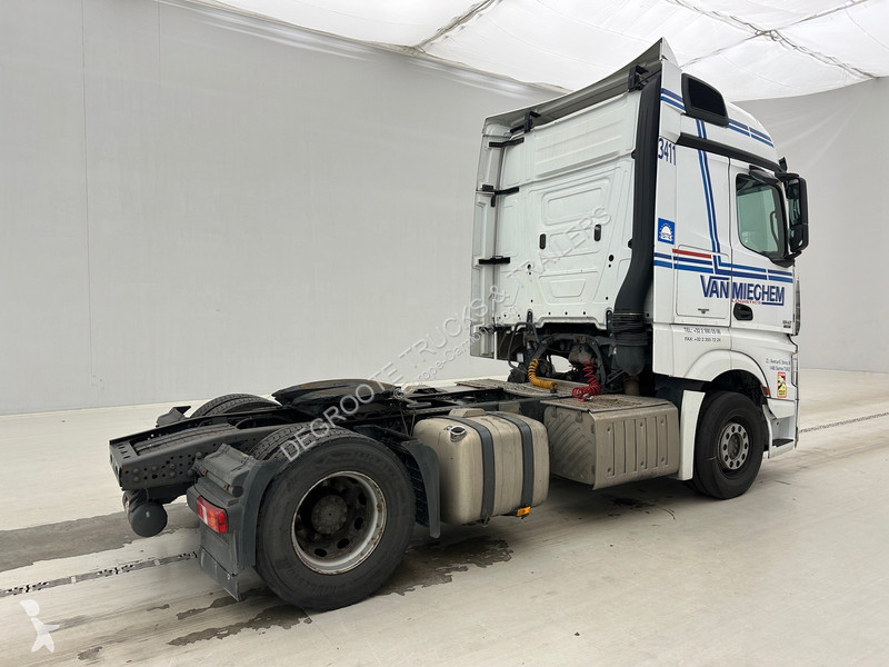 Traktor Mercedes 1842