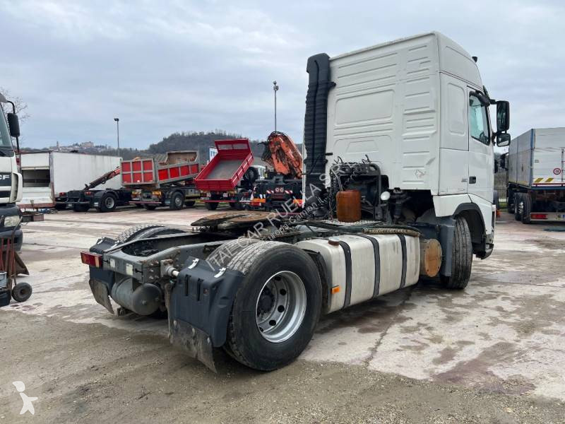 جرار Volvo