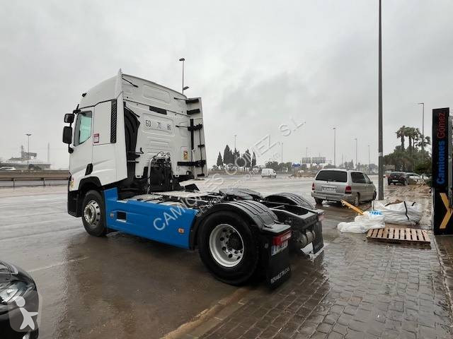 Tahač Renault