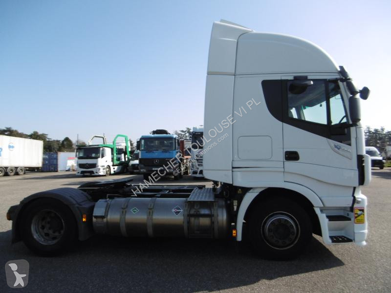 Tracteur Iveco NP 460