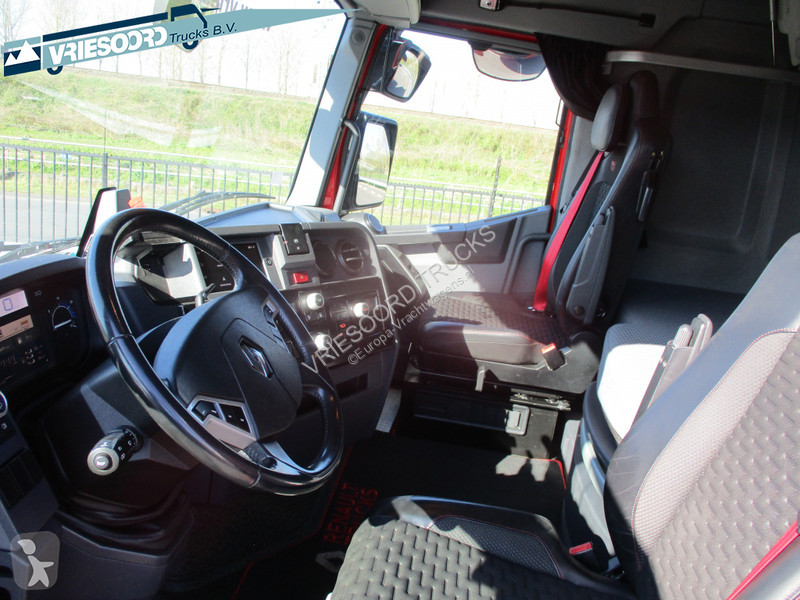 Tahač Renault T 520