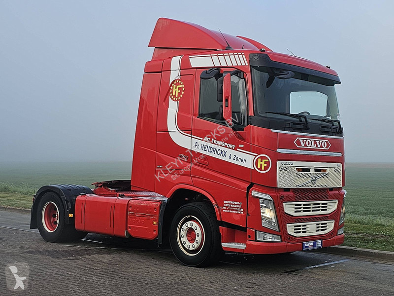 Traktor Volvo 420 LOWROOF VEB+