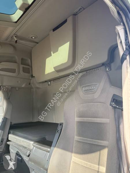 Tahač Iveco
