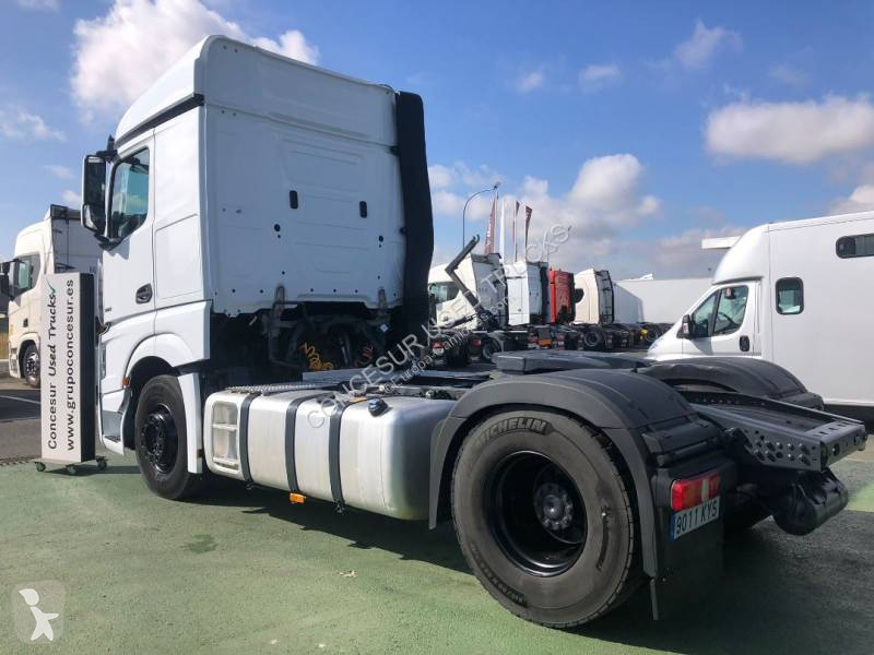 Traktor Mercedes