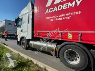 Tracteur Iveco 460