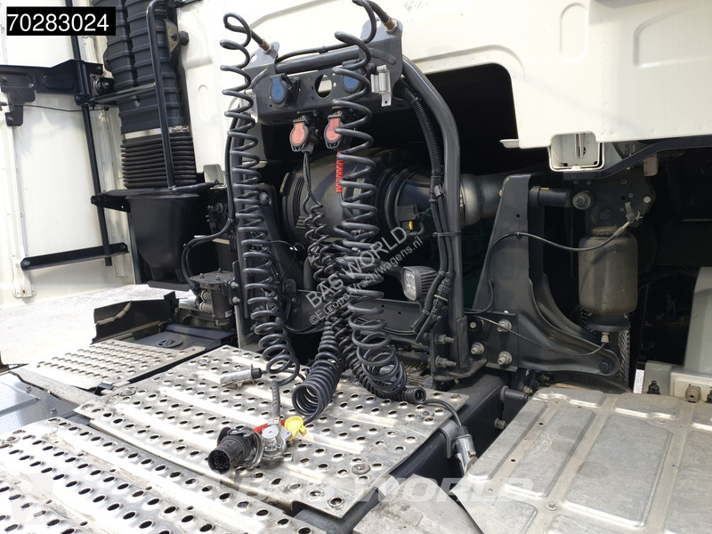 Tractor Volvo FH  4X2 VEB+ I-ParkCool 2x Tanks...